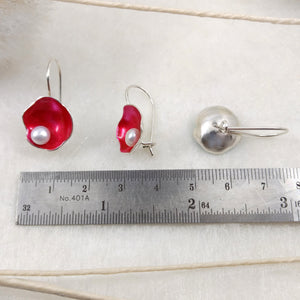 TiKiYa - Pendientes pequeños con gancho en plata con esmalte y perla en varios colores