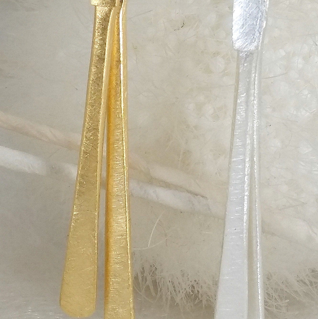UbaL - Pendientes finos y elegantes en plata o plata chapada en oro (5,5cm largo)