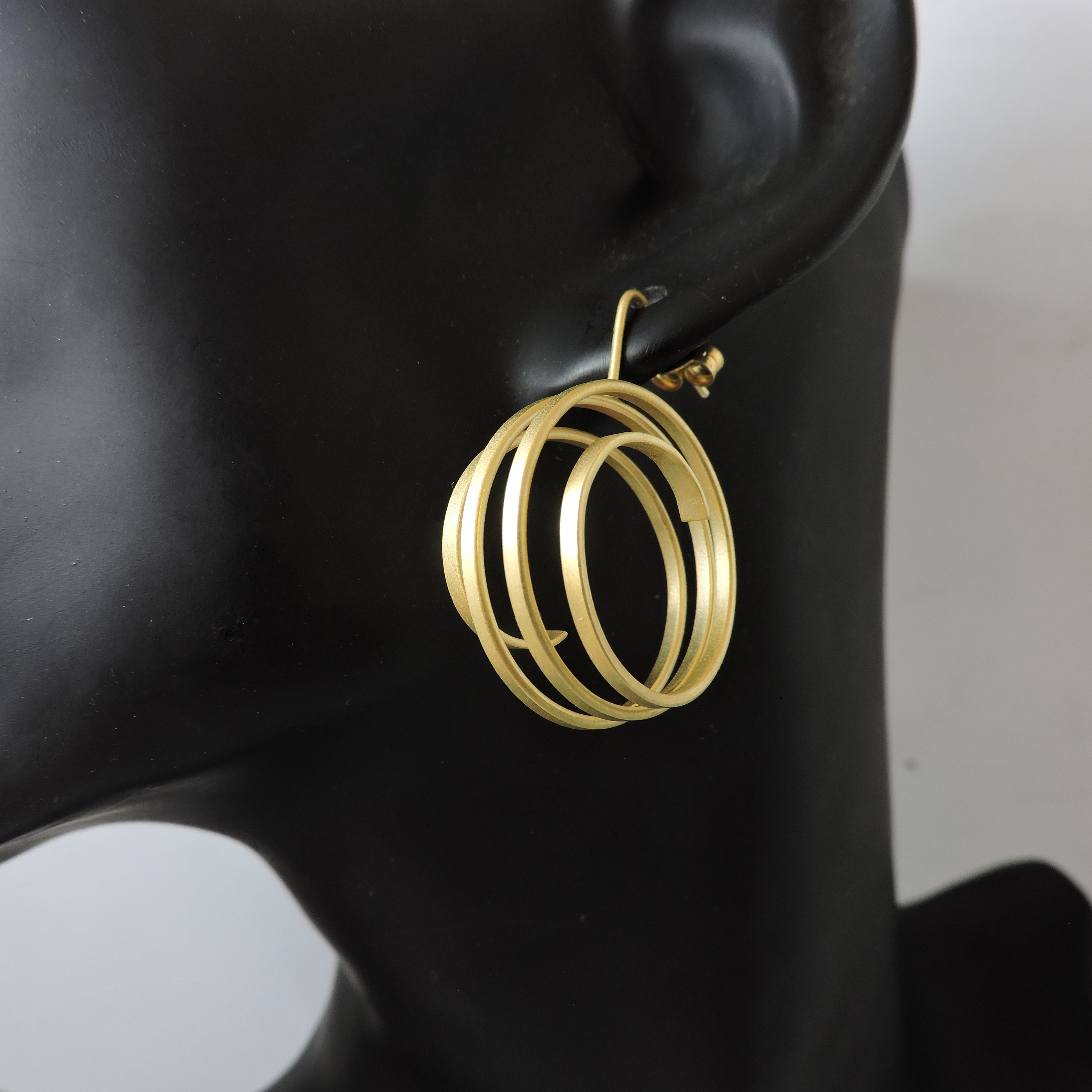 BouCharà - Pendientes de Plata chapada en Oro - Disponible en 3 tamaños