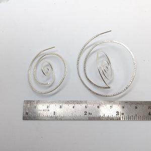 ZiMMt - 3D Kreolen in 2 Grössen, handgemacht aus gehämmerten Silber