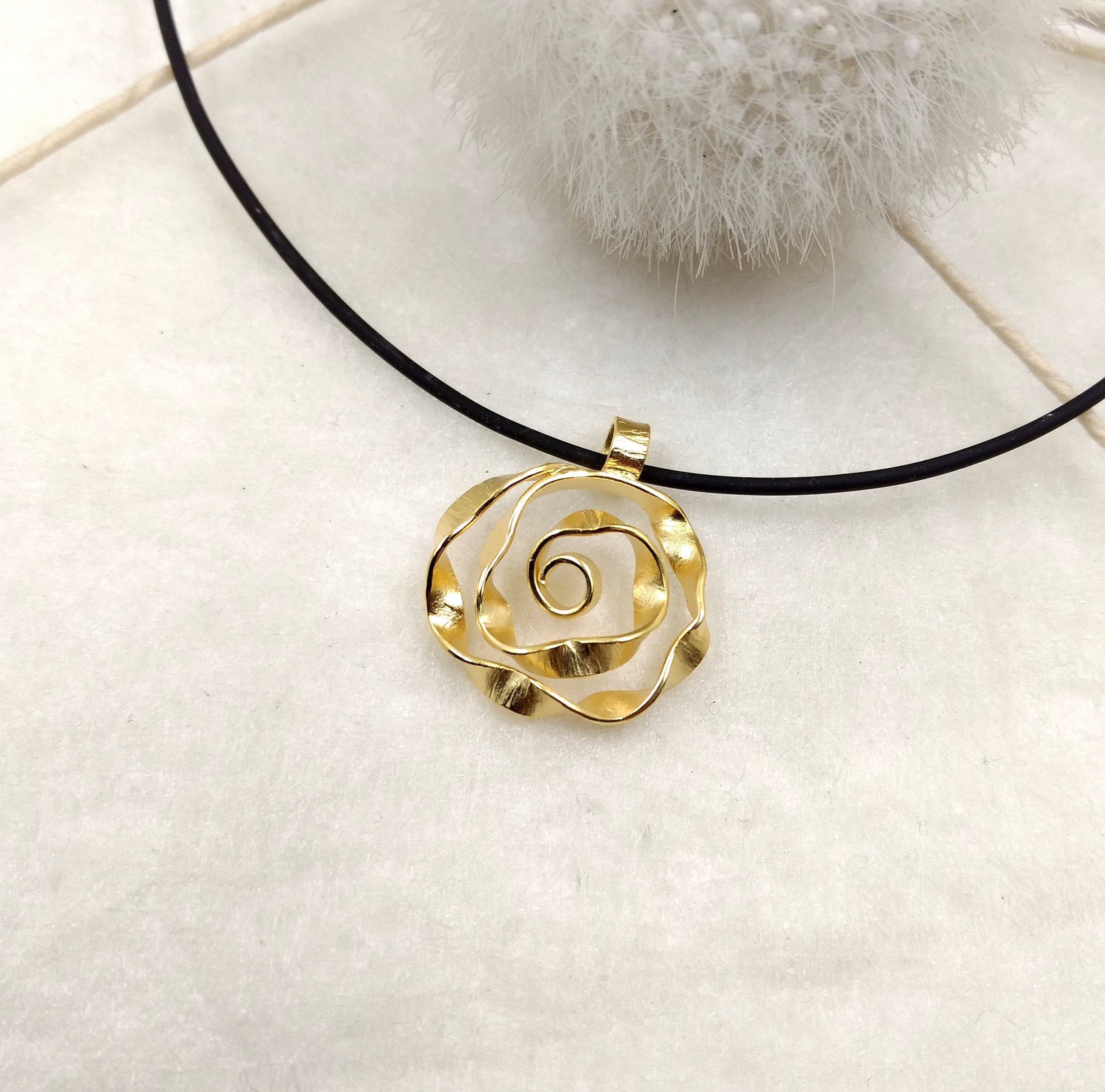 TWisT - small pendant in Sterling Silver or Sterling Silver 18 karat gold plating