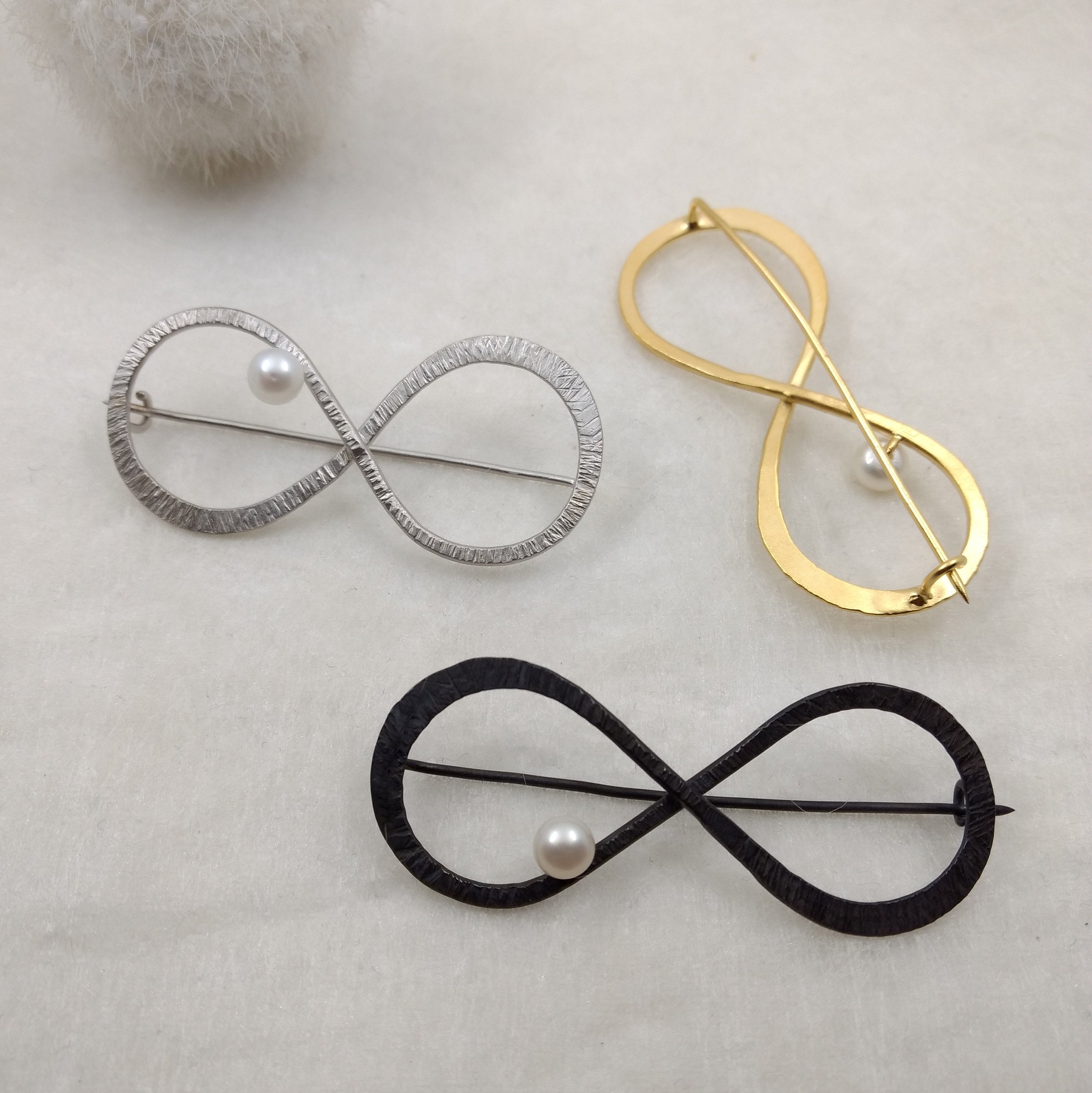 LaLune - Infinity Silver brooch with pearl, available in 3 finishes