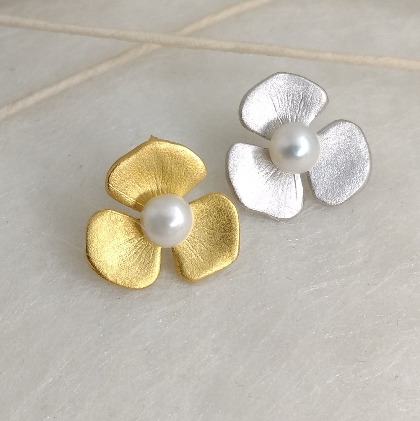 LoRe - Sterling Silver studs with white pearls, available in 2 finishes