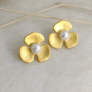LoRe - Pendientes botón grande con perla cultivada en 2 acabados